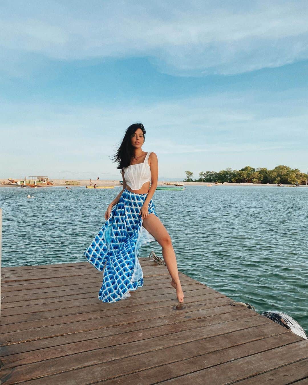 Gabriela Salesのインスタグラム：「Há lagoas e Gabrielas 💙」