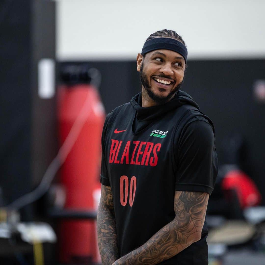 カーメロ・アンソニーのインスタグラム：「Back Like I Never Left. Year 18.  #STAYME7O」