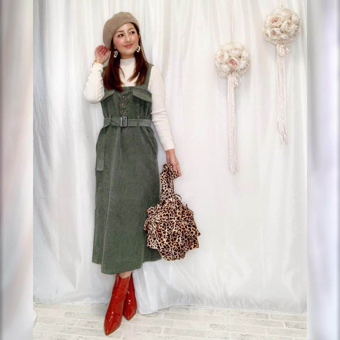 mii_stagramさんのインスタグラム写真 - (mii_stagramInstagram)「💗💗💗  おはようございます🌞😊🌞  せっかく眉アートしたのに 前髪で隠れているのでデコ出し(•'-'•) でも帽子は長時間被っていると 頭痛がしてきちゃう🤯  🅲🅾🅾🆁🅳🅸🅽🅰🆃🅴  @grl_official  で見つけたセットアップ✨✨ (品番k8538v) リブニットとコーデュロイワンピースの 組み合わせって可愛いなぁ💕 お値段まで可愛い〜から お気に入りのショップです🤗    . #grl #グレイル #プチプラコーデ #プチプラファッション#プチプラ高見えコーデ #高見えコーデ #シンプルコーデ #シンプルファッション#きれいめコーデ #きれいめファッション #きれいめカジュアル #大人カジュアル#セットアップ #今日のコーデ #プチプラ# #ootd#アラフォーコーデ #大人可愛い#大人女子#通販#ポートレート #おしゃれさんと繋がりたい #お洒落さんと繋がりたい ✩ ⋆ ✩ ⋆ ✩ ⋆ ✩ ⋆ ✩﻿ ⋆ ✩ ⋆ ✩﻿ 見て下さった方(*´︶`*)♡Thanks!💜」12月15日 7時33分 - miyuki.0419.karemari