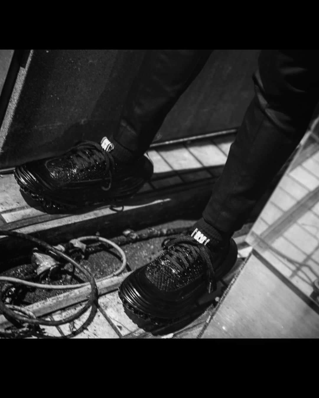 𝐑𝐄𝐀𝐓𝐌𝐎さんのインスタグラム写真 - (𝐑𝐄𝐀𝐓𝐌𝐎Instagram)「Photo by @shinsukagram  Shoes @magarimono_official  Diamond globe @annamurakami  Outfit @yuimanakazato Sunglasses #hitekdesignslondon  #magarimono #yuimanakazato #shinsukeyausi #annamurakami #REATMO #fashion #hifashion #beatbox #Greatconjunction @iconiaavantgarde」12月15日 7時44分 - reatmo