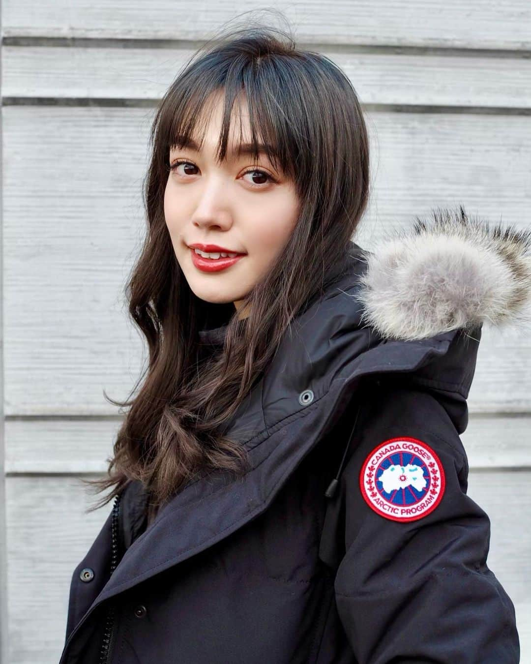 ののさんのインスタグラム写真 - (ののInstagram)「. 新しいダウン☺️💕 ありがとう🎄🎁  CANADA GOOSE MACKENZIE PARKA  本当に今週から気温下がった…☃️ 先週スノータイヤに交換しておきました  #クリスマスプレゼント #カナダグース#マッケンジー #ダウンコート#ダウン#アウター#アウターコーデ#サクセスウォーク#リリーブラウン#冬コーデ#ブラックコーデ#ワンピース#ショートブーツ#革靴#今日のコーデ#ファッション#タイツ#裸眼メイク#赤茶リップ #canadagoose#mackenzie#lilybrown#fashion#japan#japnesegirl#ootd」12月15日 7時41分 - nonoko0309