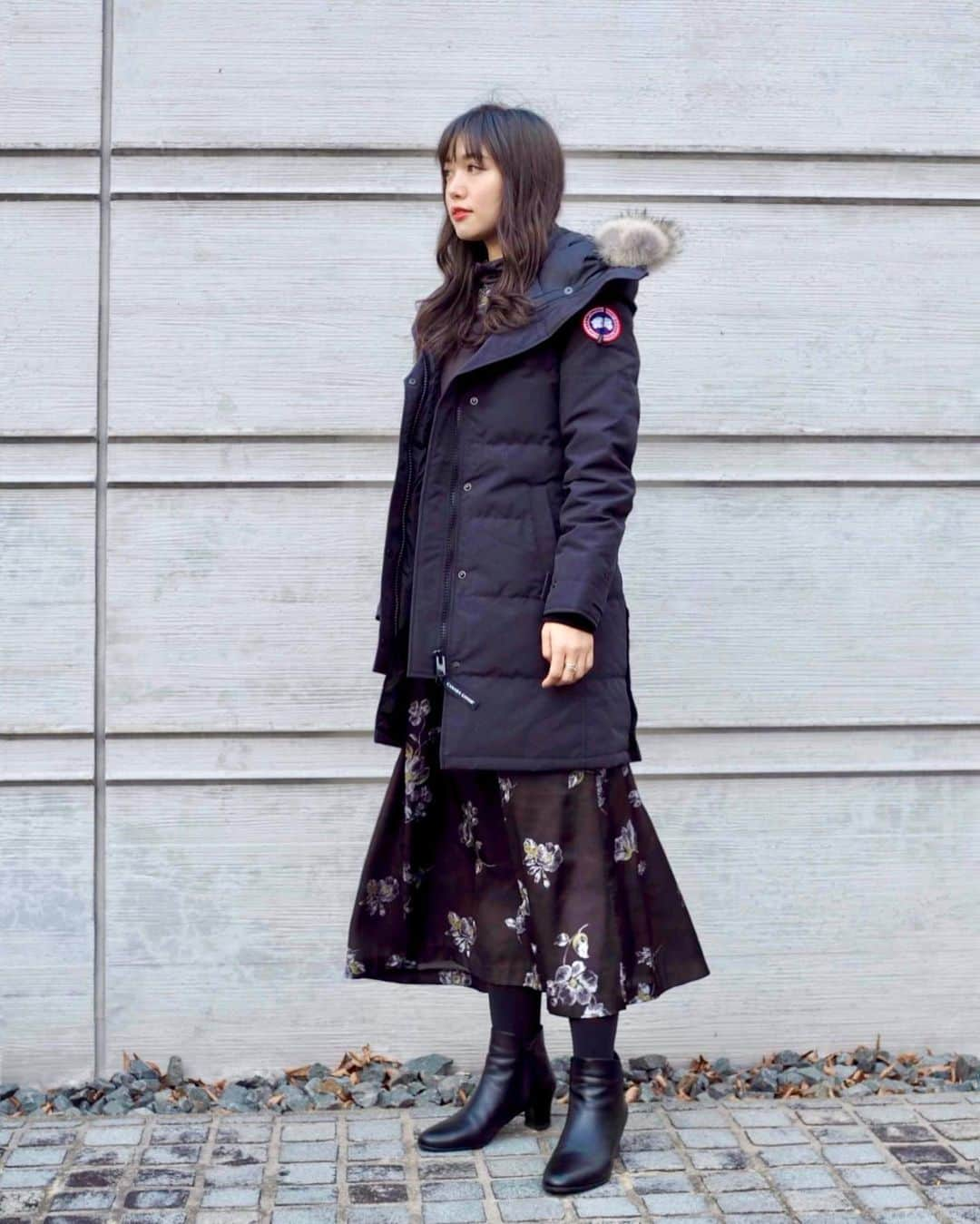 ののさんのインスタグラム写真 - (ののInstagram)「. 新しいダウン☺️💕 ありがとう🎄🎁  CANADA GOOSE MACKENZIE PARKA  本当に今週から気温下がった…☃️ 先週スノータイヤに交換しておきました  #クリスマスプレゼント #カナダグース#マッケンジー #ダウンコート#ダウン#アウター#アウターコーデ#サクセスウォーク#リリーブラウン#冬コーデ#ブラックコーデ#ワンピース#ショートブーツ#革靴#今日のコーデ#ファッション#タイツ#裸眼メイク#赤茶リップ #canadagoose#mackenzie#lilybrown#fashion#japan#japnesegirl#ootd」12月15日 7時41分 - nonoko0309