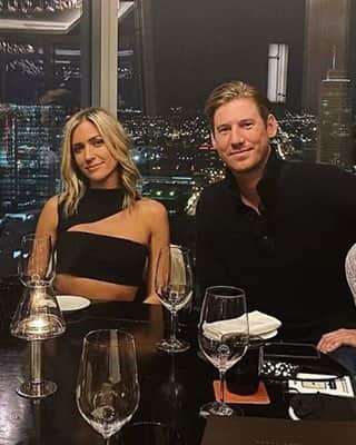 E! Onlineさんのインスタグラム写真 - (E! OnlineInstagram)「You know we love a southern gentleman. Kristin Cavallari is sparking romance rumors with #SouthernCharm star Austen Kroll, thanks to some very flirty IG activity. 👀 Link in bio for the receipts. (📷: Instagram)」12月15日 7時45分 - enews