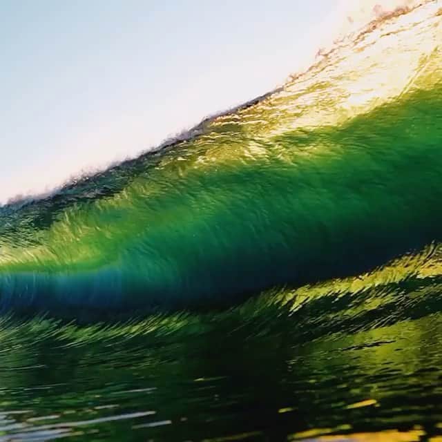カロライナディークマンのインスタグラム：「a natureza é perfeita, meu Deus... é só OLHAR! 🌊🌊🌊🌊🌊🌊🌊🌊🌊 #videoby @ryanpernofski」