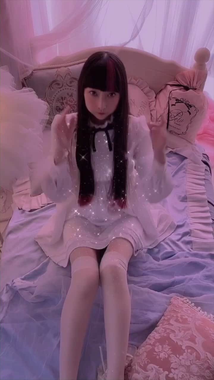 のインスタグラム：「新しいジーンの撮影の時🌟 rinrindoll.booth.pm でゲットできますよ！ My new ZINE photoshoot 🌟~ on sale on my web shop: rinrindoll.booth.pm . . 📸 by @glassmachina !   Distant Nostalgy 2020 Photographer: @takumishinoda  HMUA: @hk2711  Wardrobe: @angelicpretty_official , @rosemarie_seoir x @kurarasystem  Studio: @namaikiribon  . 🎵#onedirection - #olivia  . . #rinrindollreels #rinrindoll #japan #tokyo #harajuku #japanesefashion #tokyofashion #harajukufashion #東京 #コーデ #今日のコーデ #lolitafashion #kawaii #angelicpretty #rosemarieseoir #kurarasystem #namaikiribbonstudio #ロリータ」