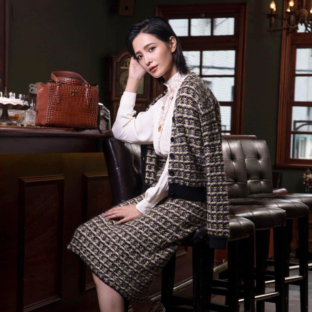 吳子霏（Ellen Wu）さんのインスタグラム写真 - (吳子霏（Ellen Wu）Instagram)「@toryburch﻿ 蘋果專訪 https://reurl.cc/149Ov9﻿ ﻿ Thank you all: ﻿ Editor祺婷﻿ Makeup @joyce698030﻿ Hair Nico @hair_nico_yeh﻿ 蘋果新聞網拍攝」12月14日 23時58分 - ellenwuuuuu