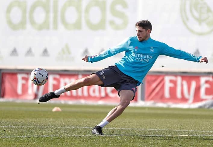 フェデリコ・バルベルデさんのインスタグラム写真 - (フェデリコ・バルベルデInstagram)「Seguimos preparándonos  💪🏼⚽️ #RMLiga #HalaMadrid」12月15日 0時00分 - fedevalverde