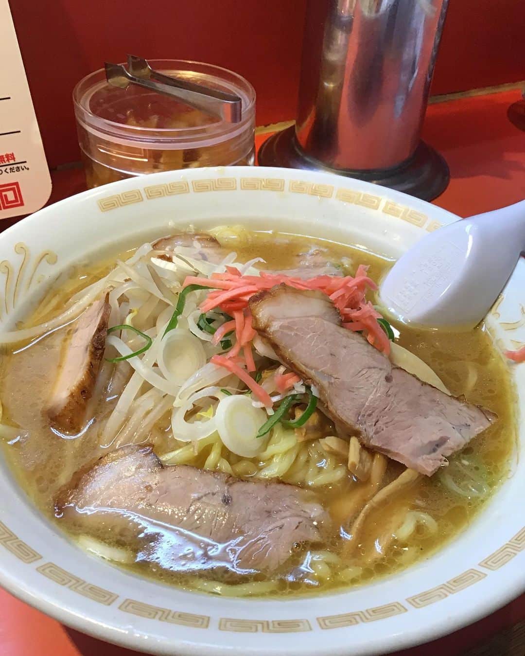 越中睦士のグルメインスタ