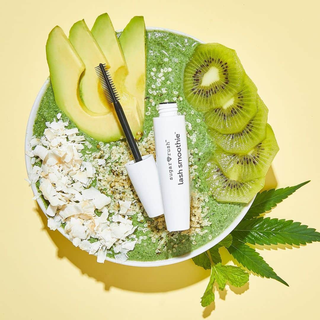 Tarte Cosmeticsさんのインスタグラム写真 - (Tarte CosmeticsInstagram)「Feed your lashes the good stuff daily with our NEW @sugarrush lash smoothie volumizing hemp mascara that just launched EXCLUSIVELY on @QVC! 🥑 This baby is like a green smoothie for your lashes & is infused with a nutritious blend of lash-conditioning ingredients! 🥑 formulated with our green queen™ complex: 6+ conditioning oil blend of hemp, castor, coconut, kiwi, avocado & baobab (1 of the most nutrient-packed foods in the world, btw) + plant waxes 🥥 dual-sided brush: short bristles to separate & define, long bristles to volumize & curl 🥝 clinically proven to volumize & curl Shop now via link in bio & get TWO for ONLY $30 USD ($46 USD value) #crueltyfree #sugarrush #sugarsquad #vegan」12月15日 0時04分 - tartecosmetics