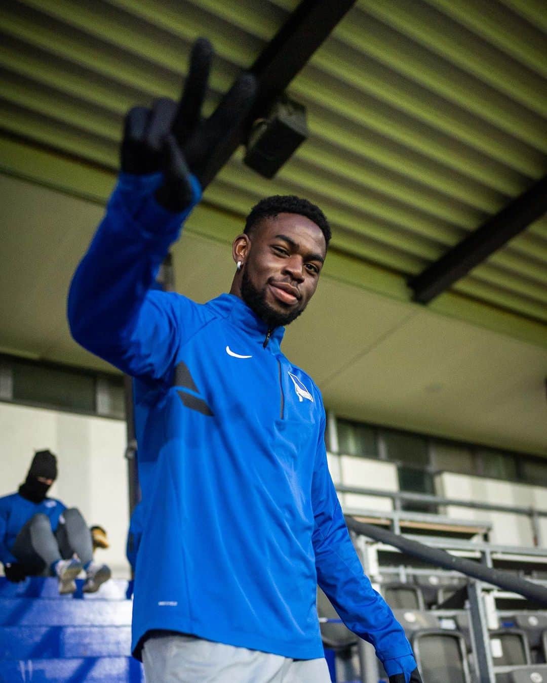 ヘルタ・ベルリンのインスタグラム：「✌️✌️ . . #BSCM05 #training #torunarigha #mittelstädt #HaHoHe #herthabsc」