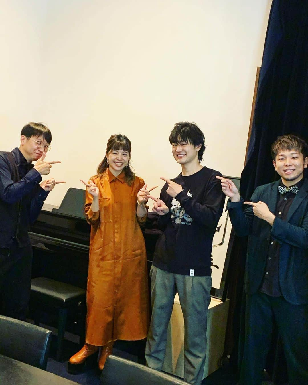 尾崎裕哉さんのインスタグラム写真 - (尾崎裕哉Instagram)「ビルボードライブ ”INTO THE NIGHT” 東京公演、無事終わりました！  @mizuki_ohira を迎えてのスペシャルなライブでした。2人で歌った曲をステージで披露できてとても嬉しかったー！！来てくれた皆さま、本当にありがとうございました。🙏🙏🙏 #大比良瑞希 #宗本康兵 #今村慎太郎 #尾崎裕哉 #billboardlivetokyo #カメラ目線は康兵くんだけ」12月15日 0時33分 - hiroya.ozaki