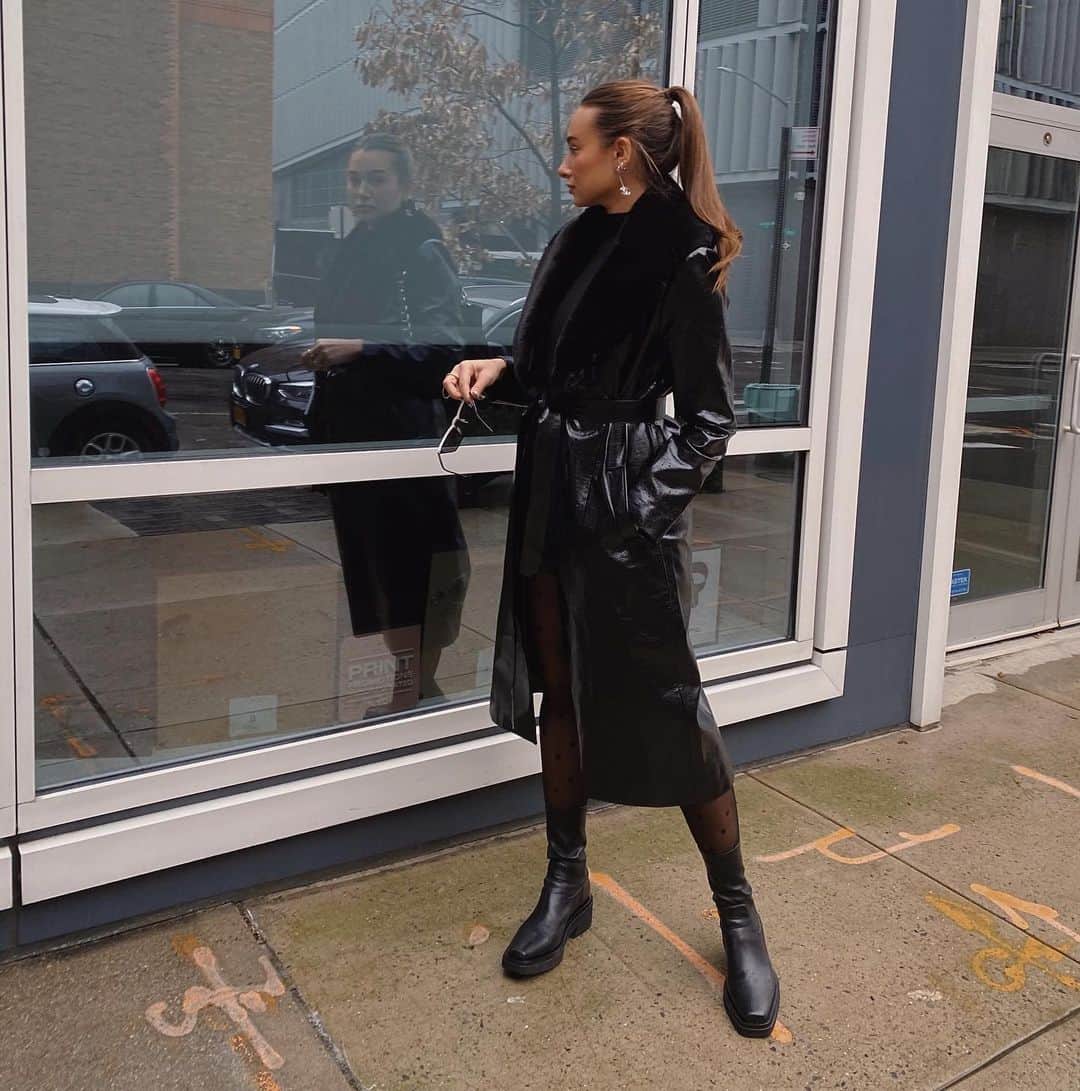 We Wore Whatさんのインスタグラム写真 - (We Wore WhatInstagram)「rainy day reflections 🌧」12月15日 0時41分 - weworewhat