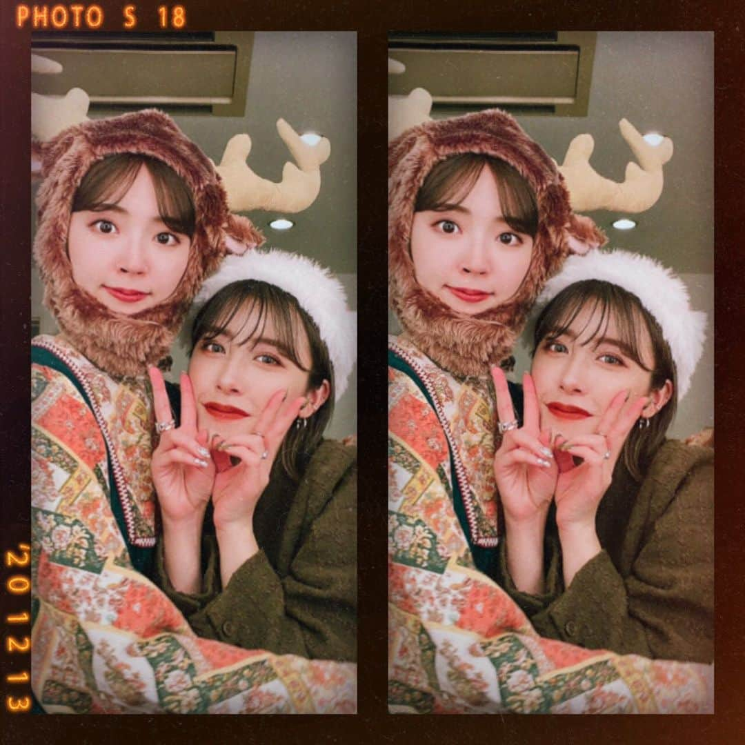 鈴木愛理さんのインスタグラム写真 - (鈴木愛理Instagram)「✴︎﻿ 昨日の #HtH ツアー@Zepp Tokyo ﻿ 12月に差し掛かったということで﻿ 曲もアンコールの雰囲気もクリスマス仕様です☺️🎄﻿ ﻿ みやびちゃんがトナカイの顎のサイズ感調整してくれたの〜過去最大の衝撃首上コスプレ。笑﻿ ﻿ 買ってから気づいたけど﻿ 音めっちゃ聴こえづらかった！笑﻿ でも楽しかったからよし❤︎﻿ ﻿ #みやあいり﻿ #みやはいつまでたっても﻿ #やさしいお姉ちゃんです🥰﻿ #この日みやがたくさん写真撮ってくれたから﻿ #あげたいんだけど #もうちょっと真面目な顔しておけばよかったナ #笑」12月15日 0時58分 - airisuzuki_official_uf