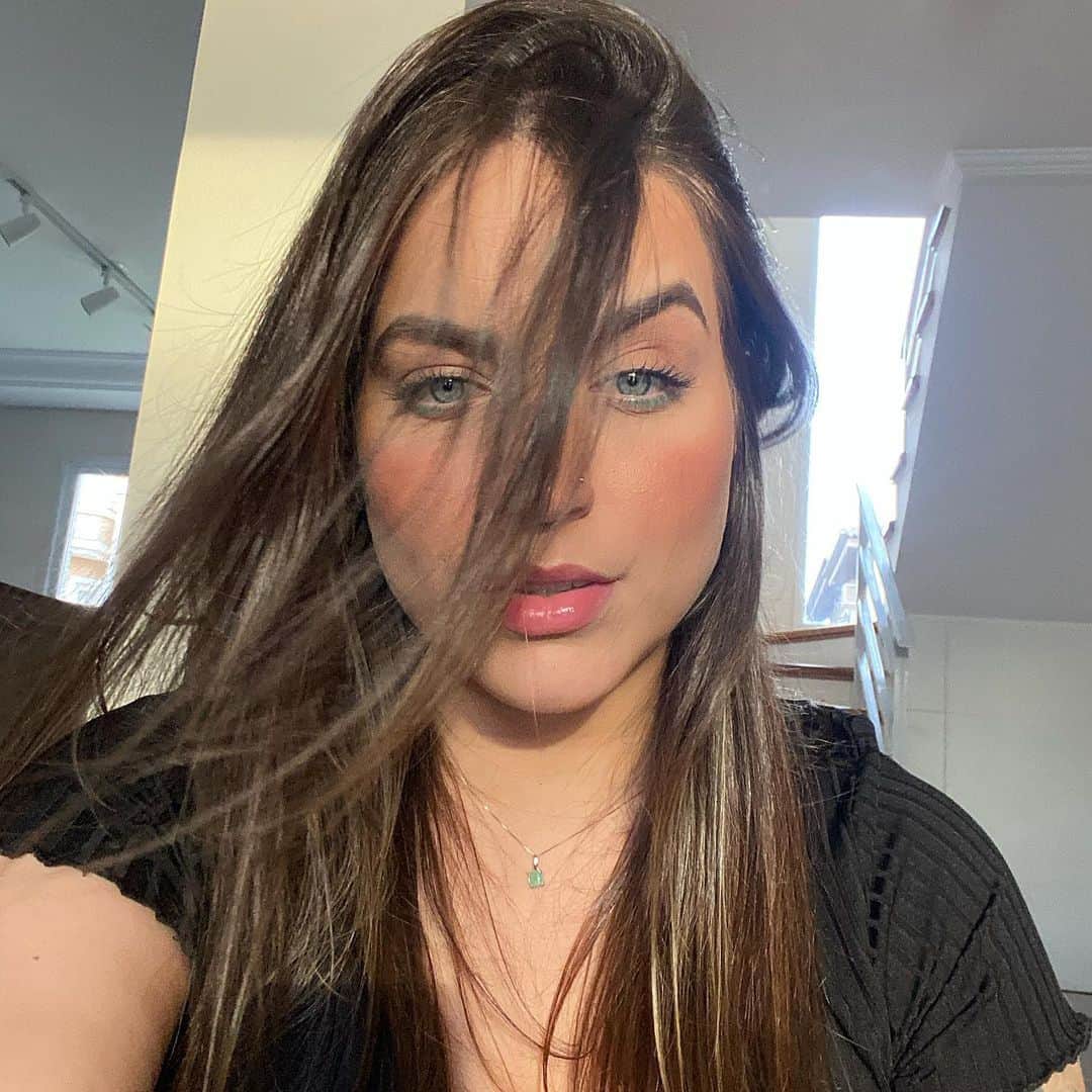 Bruna Unzuetaのインスタグラム：「🪄🧿🌞」