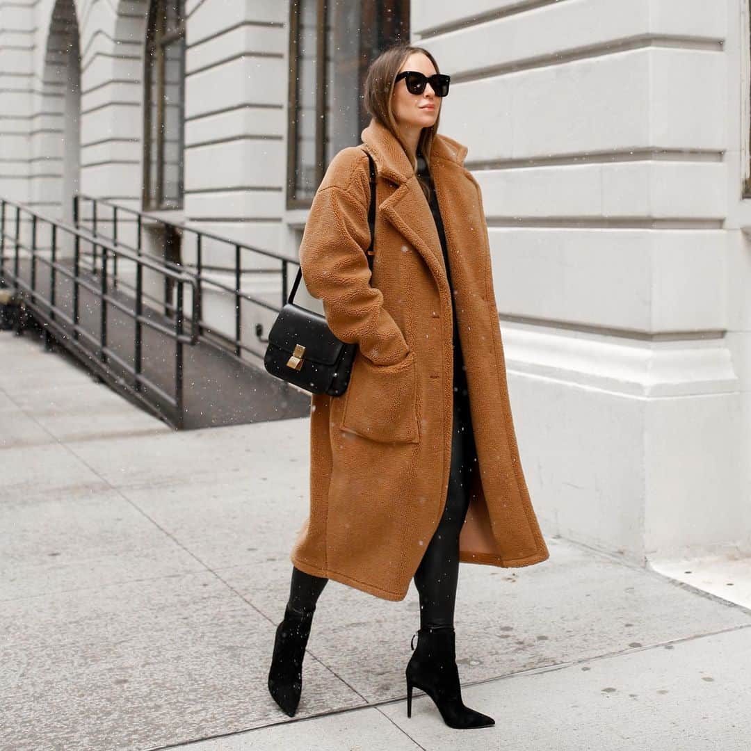 Helena Glazer Hodneのインスタグラム：「Teddy Graham 🐻  http://liketk.it/33SKl」
