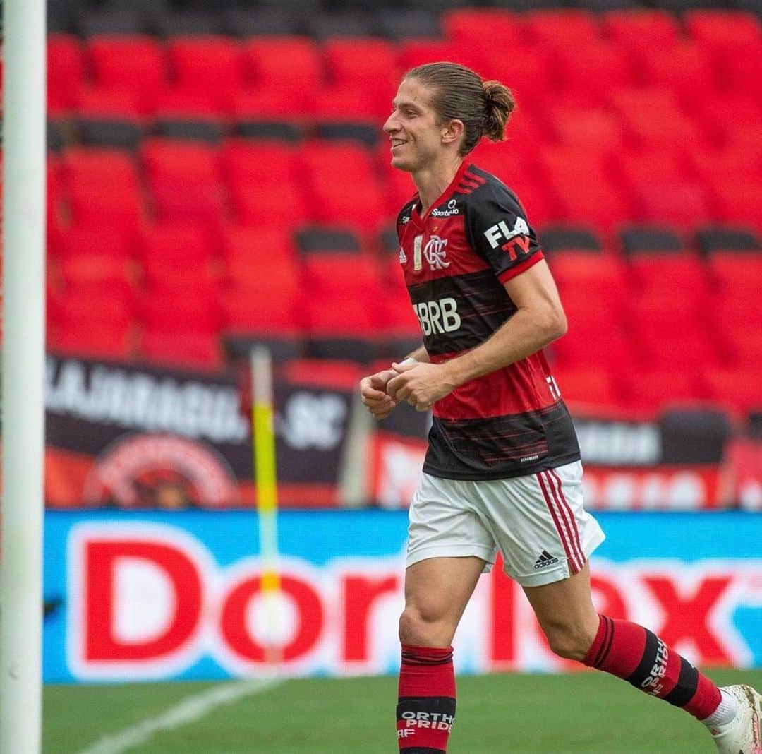 フィリペ・ルイスのインスタグラム：「❤️🖤 @flamengo ❤️🖤」