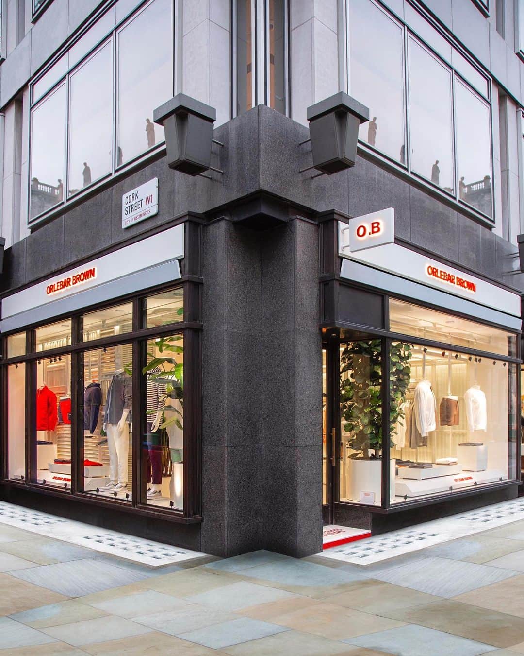 オールバーブラウンのインスタグラム：「This week, excitement is in the air because our Burlington Gardens store in Mayfair is now open, replacing our Sackville Street location. Step inside & explore our dedicated Beach & Resort lifestyle areas. 🏖 Plus, find out about all our latest arrivals from our friendly team members. 🙋‍♀️ Burlington Gardens is just a stone’s throw from The Royal Academy of Arts, Bond Street, Savile Row, & many of the city’s most opulent restaurants. 🛍 📍3 Burlington Gardens, W1S 3EP #OBsAroundTheWorld #OrlebarBrown」