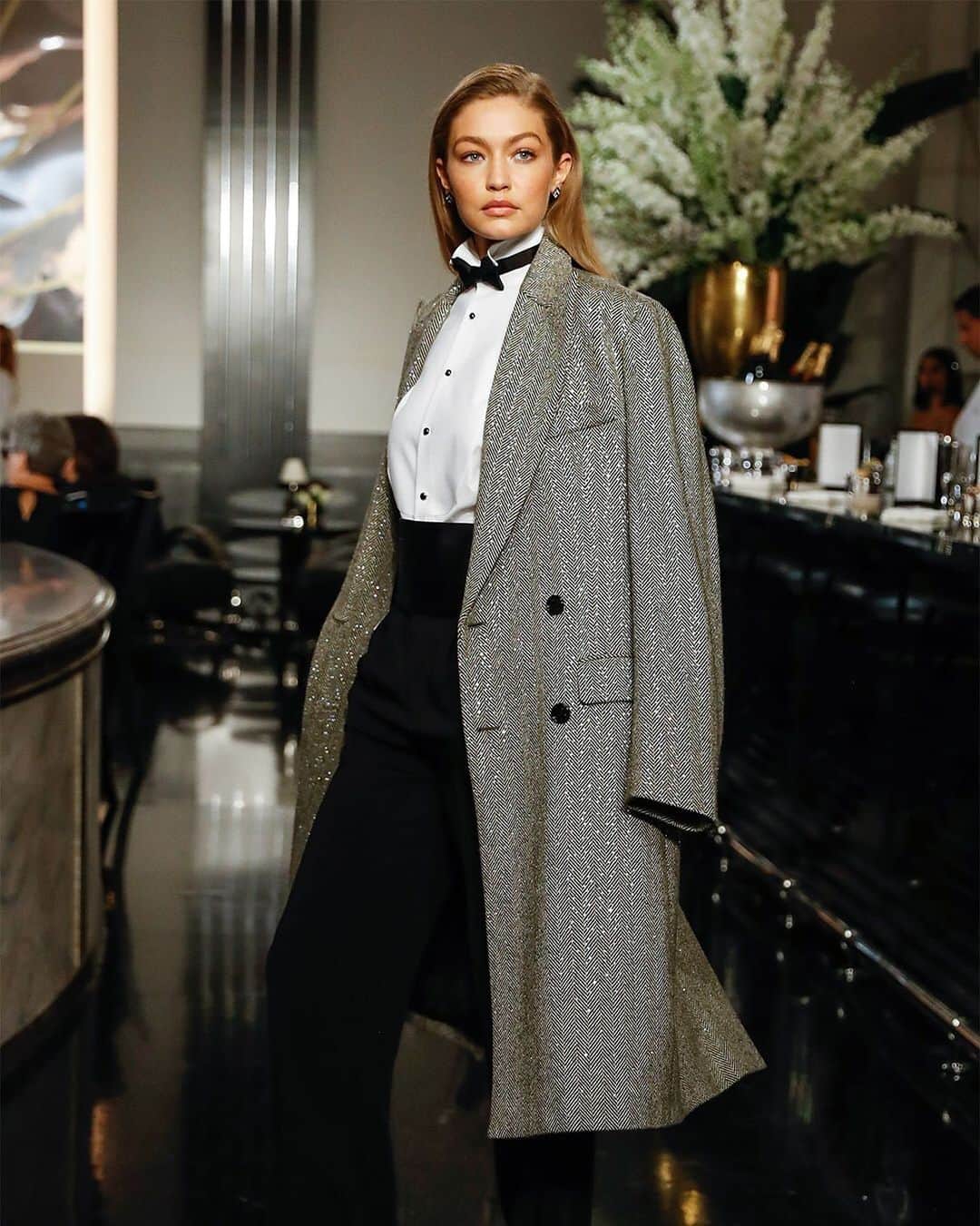 Fashion Weekのインスタグラム：「#HolidayOutfitInspiration, @gigihadid on the runway at @ralphlauren Fall 2019. Photo by @gettyimages.」