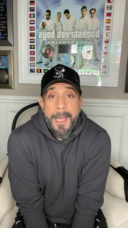A.J.のインスタグラム：「Also, make sure you get your @avadeanbeauty pre-orders in this week! Some of you may be getting a surprise at the end of the week!」