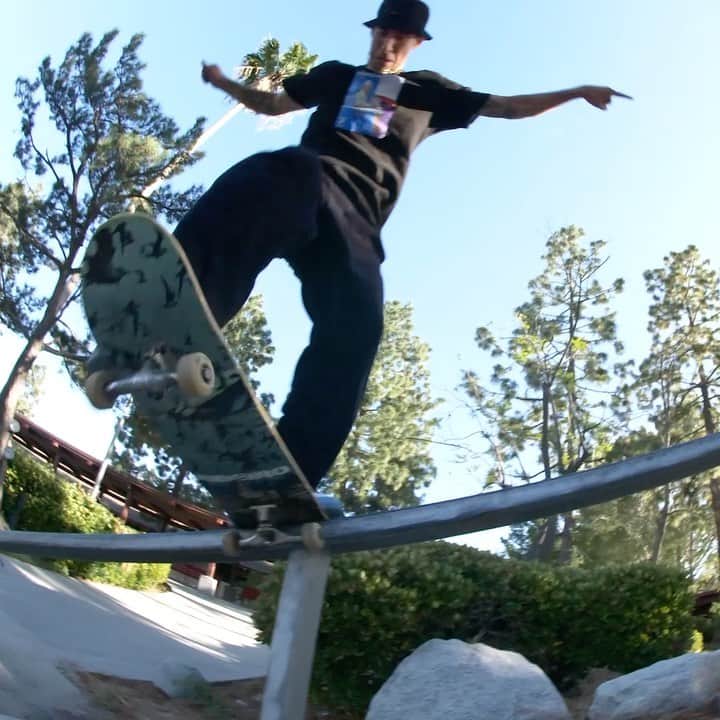 のインスタグラム：「/// @milessilvas dropped some heavy hitters this year. Head over to @thrashermag and cast your votes for SOTY 🏆. • #adidasSkateboarding #SOTY」