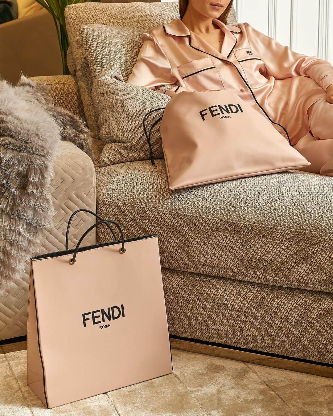 Harrodsのインスタグラム：「ROMA Holiday: @Fendi’s logo-emblazoned collection will add a decadent flourish to your festive wardrobe.  Discover #FENDI ROMA Holiday in Luxury Accessories on the Ground Floor and in Superbrands on the First Floor.  #Harrods #HarrodsFashion #FendiHoliday #FendiGifts  Can’t make it to the store? Shop the collection remotely through our Personal Shopping service.」