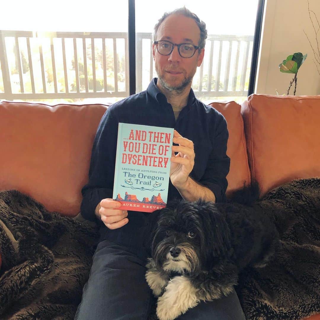 ケヴィン・サスマンのインスタグラム：「A few holiday gift recommendations:   Anyone who was obsessed with The Oregon Trail would get a kick out of Lauren Reeves’s @loreeves ...And Then You Die Of Dysentery - it’s a humorous self-help style take on the video game with awesome 8bit style artwork.   Liquor Stores and Detours is filled with tons of gorgeous photos of Liquor Stores and off the beaten path areas of LA that will up the coolness factor of your coffee table by a bunch. The photographer is Matt Oswalt @mattoswaltva . Matt signed mine “You just got a book signed by Patton Oswalt’s brother.” If you’ve seen a certain episode of Big Bang you’ll get how crazy meta that is.  I’m a huge board game nerd, so trust me on this one: Splendor. It’s really pretty with all the gems that you’ll be investing in and trading. It’s actually easier to learn than Monopoly or Risk, but way less random and much more fun.  That’s it for now!」