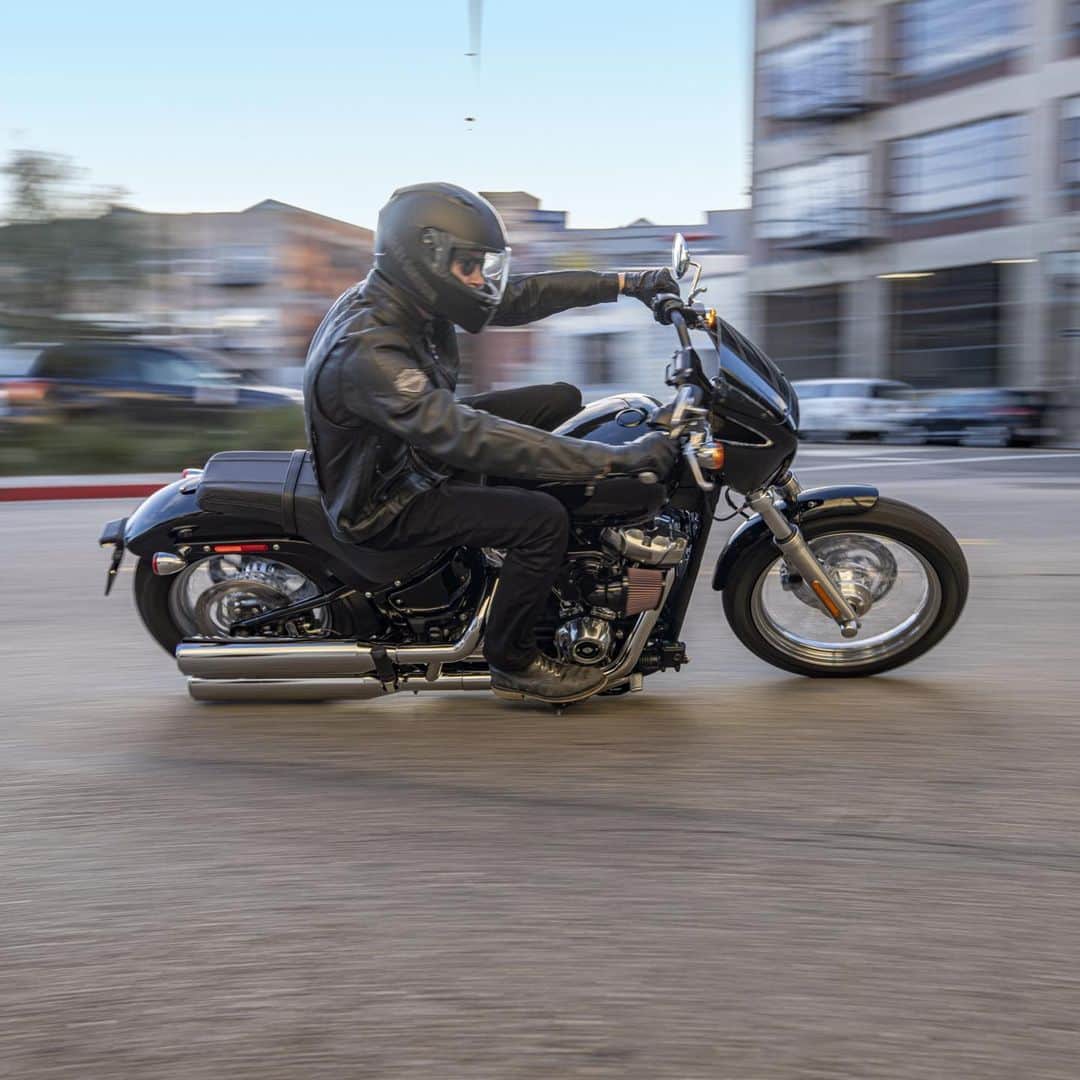 Harley-Davidson Japanさんのインスタグラム写真 - (Harley-Davidson JapanInstagram)「心浮立つ冬の朝。#ハーレー #harley #ハーレーダビッドソン #harleydavidson #バイク #bike #オートバイ #motorcycle #ソフテイルスタンダード #softailstandard #fxst #ソフテイル #softail #ミルウォーキーエイト #milwaukeeeight #ライド #ride #カスタム #custom #冬 #winter #2020 #自由 #freedom」12月15日 2時59分 - harleydavidsonjapan