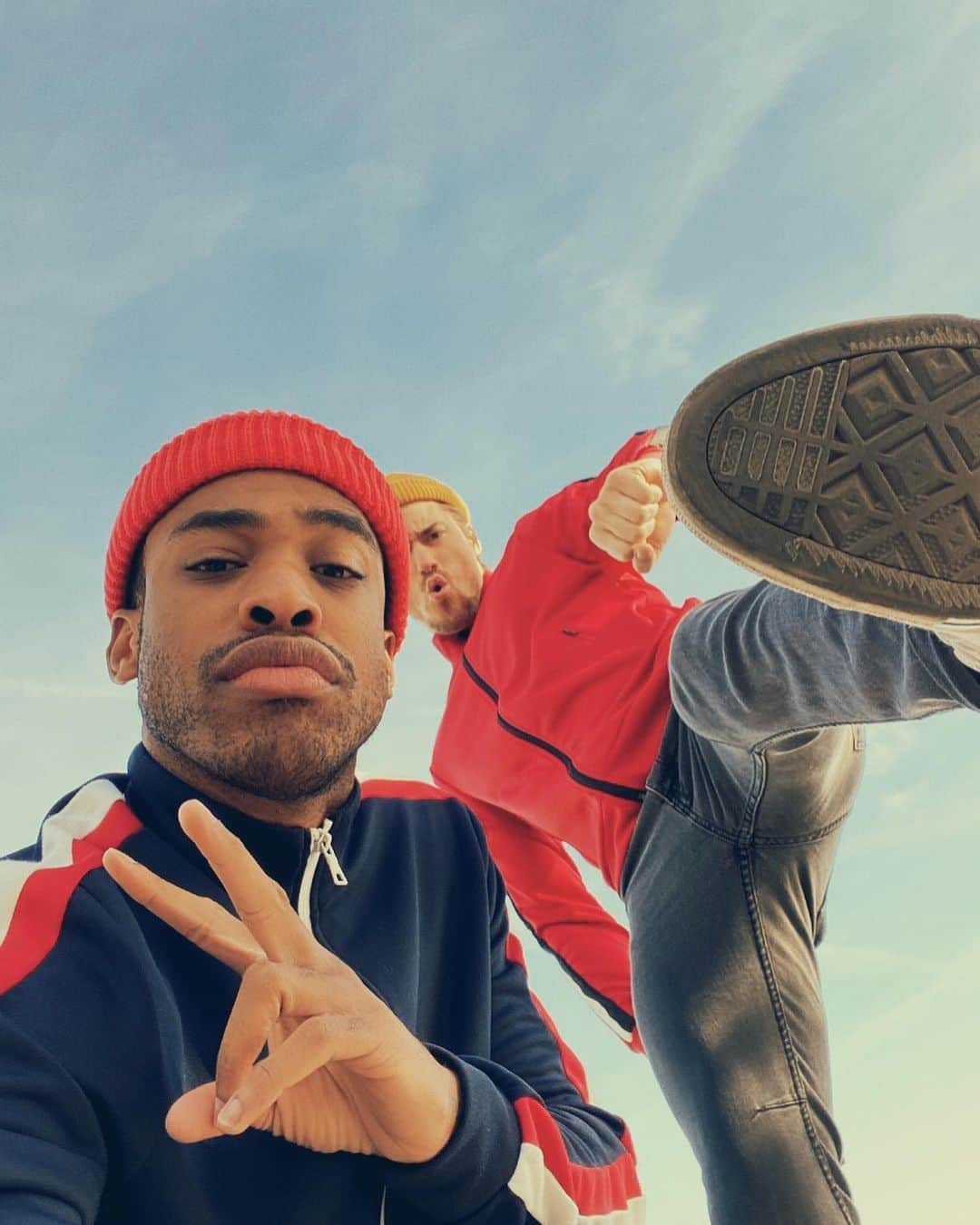 タイタス・マキン・ジュニアのインスタグラム：「Honestly just a pure appreciation post. To have one of my best friend’s get tested multiple times just to come kick it, so I don’t go insane being solo in this lockdown, while we’re filming. 😩🙏🏾 thank you isn’t enough brutha. And YES, we are low key matching 😂🤷🏾‍♂️✊🏾」
