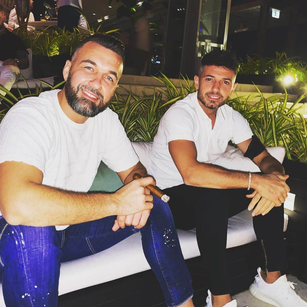 ブレリム・ジェマイリさんのインスタグラム写真 - (ブレリム・ジェマイリInstagram)「Dubai 🇦🇪 Always a good choice  @betimdzemaili @danijel_krstic_1984 @leon01____ @perufection007」12月15日 3時22分 - b.dzemaili