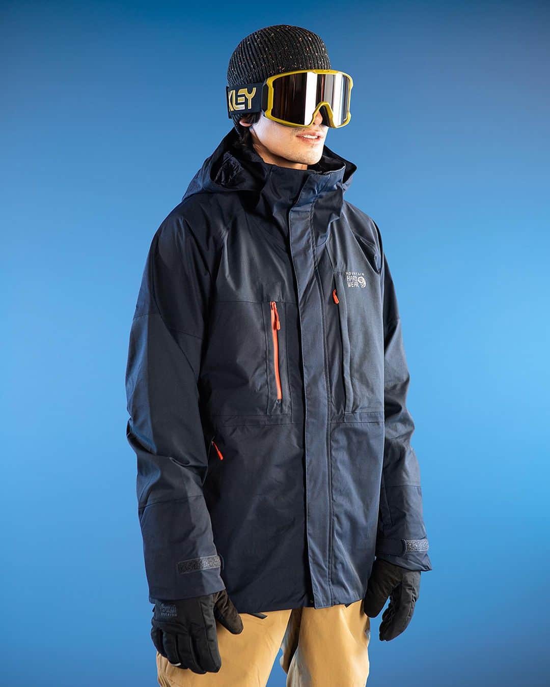 マウンテンハードウェアのインスタグラム：「With waterproof warmth, dialed features, and modern style that moves on-mountain and off, the Firefall™ kit is ready for any day of in-bounds shredding.」