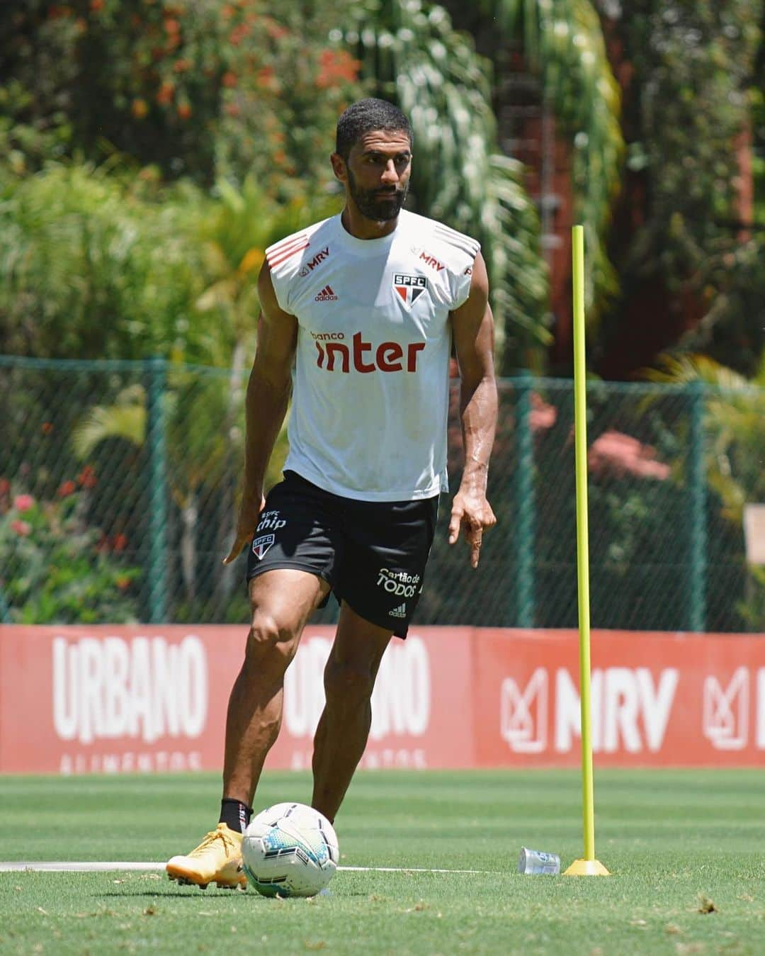 São Paulo FCさんのインスタグラム写真 - (São Paulo FCInstagram)「🔛 Reapresentação 🔜 𝐉𝐨𝐠𝐨 𝐢𝐦𝐩𝐨𝐫𝐭𝐚𝐧𝐭𝐞 no @Brasileirao 🆚 Atlético-MG ⠀⠀⠀⠀⠀⠀⠀⠀⠀ #VamosSãoPaulo 🇾🇪 ⠀⠀⠀⠀⠀⠀⠀⠀⠀ 📸 Erico Leonan / saopaulofc」12月15日 4時19分 - saopaulofc