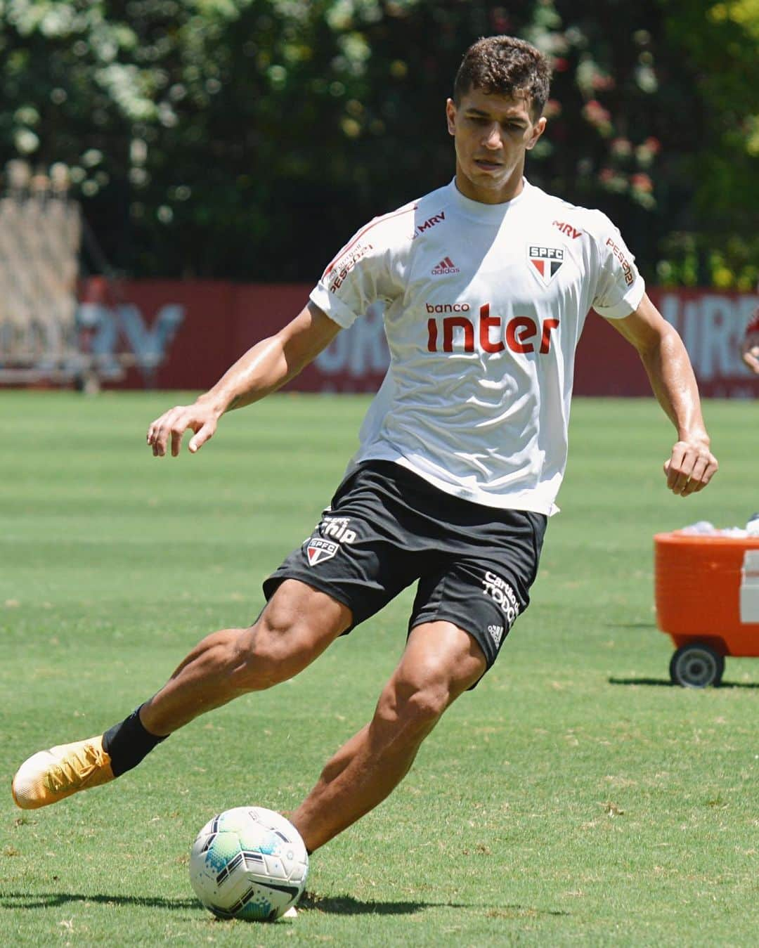 São Paulo FCさんのインスタグラム写真 - (São Paulo FCInstagram)「🔛 Reapresentação 🔜 𝐉𝐨𝐠𝐨 𝐢𝐦𝐩𝐨𝐫𝐭𝐚𝐧𝐭𝐞 no @Brasileirao 🆚 Atlético-MG ⠀⠀⠀⠀⠀⠀⠀⠀⠀ #VamosSãoPaulo 🇾🇪 ⠀⠀⠀⠀⠀⠀⠀⠀⠀ 📸 Erico Leonan / saopaulofc」12月15日 4時19分 - saopaulofc