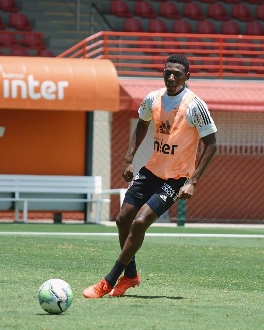 São Paulo FCさんのインスタグラム写真 - (São Paulo FCInstagram)「🔛 Reapresentação 🔜 𝐉𝐨𝐠𝐨 𝐢𝐦𝐩𝐨𝐫𝐭𝐚𝐧𝐭𝐞 no @Brasileirao 🆚 Atlético-MG ⠀⠀⠀⠀⠀⠀⠀⠀⠀ #VamosSãoPaulo 🇾🇪 ⠀⠀⠀⠀⠀⠀⠀⠀⠀ 📸 Erico Leonan / saopaulofc」12月15日 4時19分 - saopaulofc