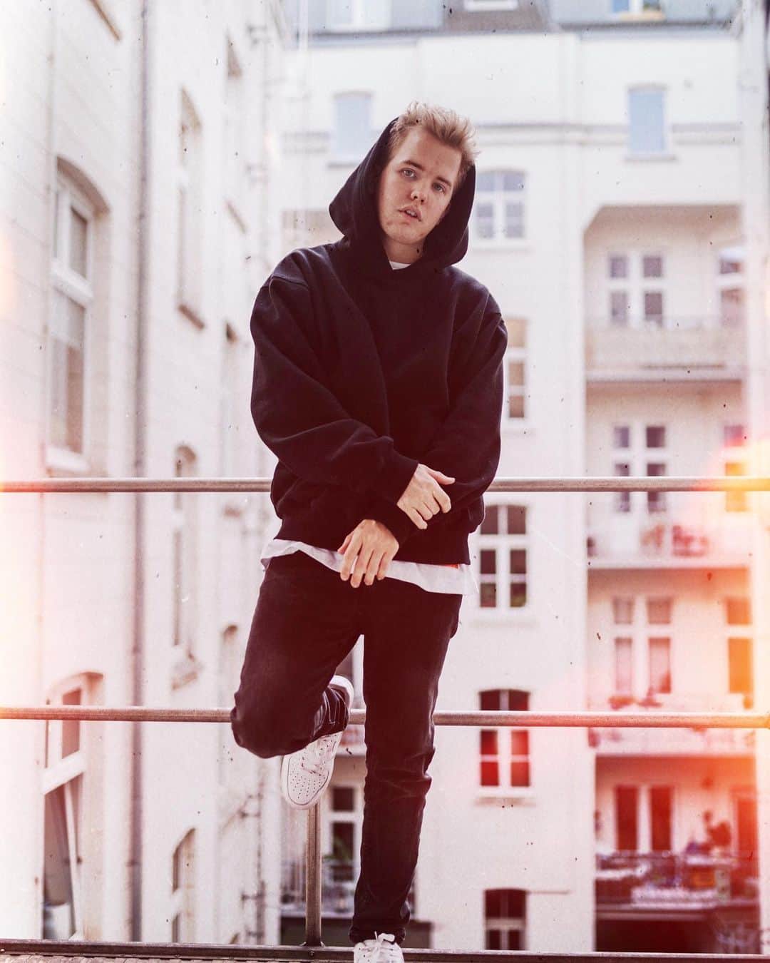 Kayefのインスタグラム：「Hoodytime of the year 📸 @matsmitzett」