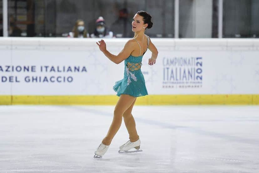 のインスタグラム：「Troppe emozioni per descriverle con delle semplici parole, troppe le cose vissute e passate negli ultimi mesi, troppa la voglia di valere ancora e ancora. Fiera di aver gareggiato con tutta l’anima del mondo. Grazie a tutti quelli che hanno tifato per me, gioito assieme a me e che ci credono assieme a me. 💕 #nationals2021  Ph. @diebarbieri3」