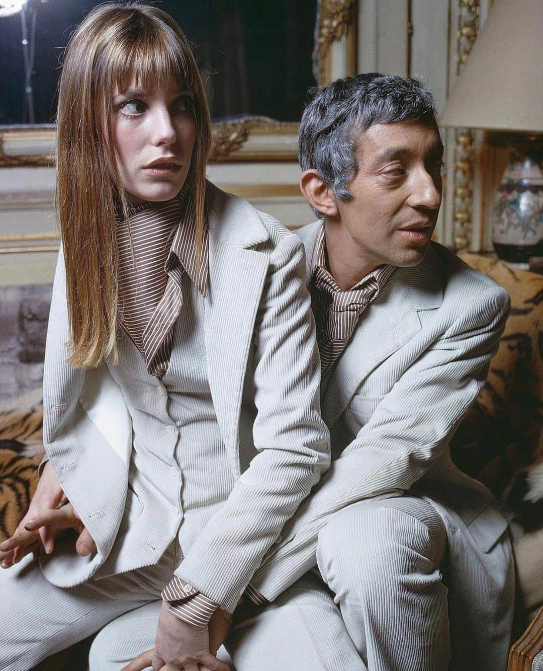 のインスタグラム：「How chic are couple Serge Gainsbourg and Jane Birkin? In honor of our Sydney Evan in Paris series, this month we’re sharing some of our favorite icons of French culture. Head to our stories for more of the French musicians who inspire us most.❤️🎶」