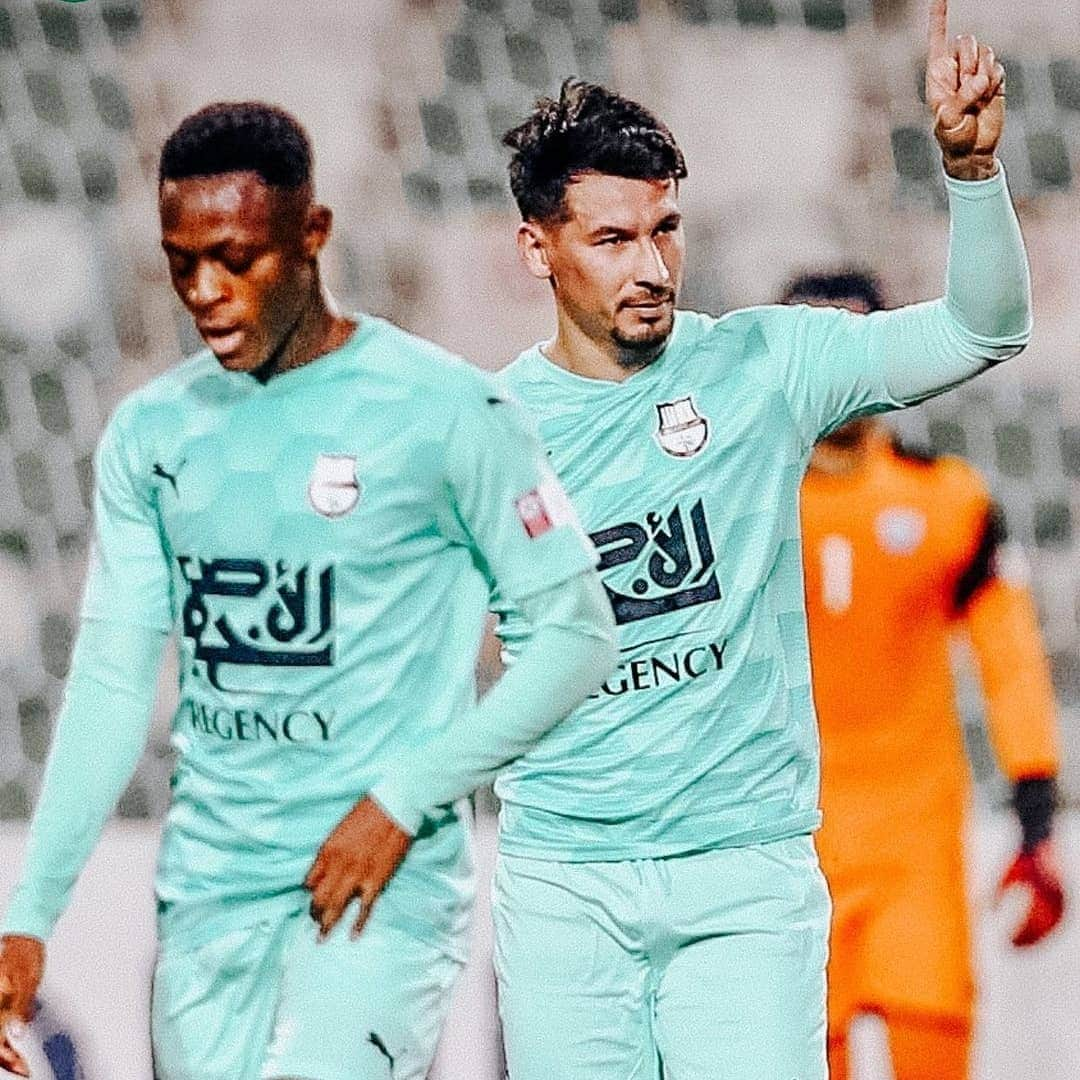 エルナン・ペレスさんのインスタグラム写真 - (エルナン・ペレスInstagram)「three important points 👏👏👏 #qnb #qsl #qatar #futbol #qnbstarsleague #alahliqatar」12月15日 5時50分 - hernan_perez17