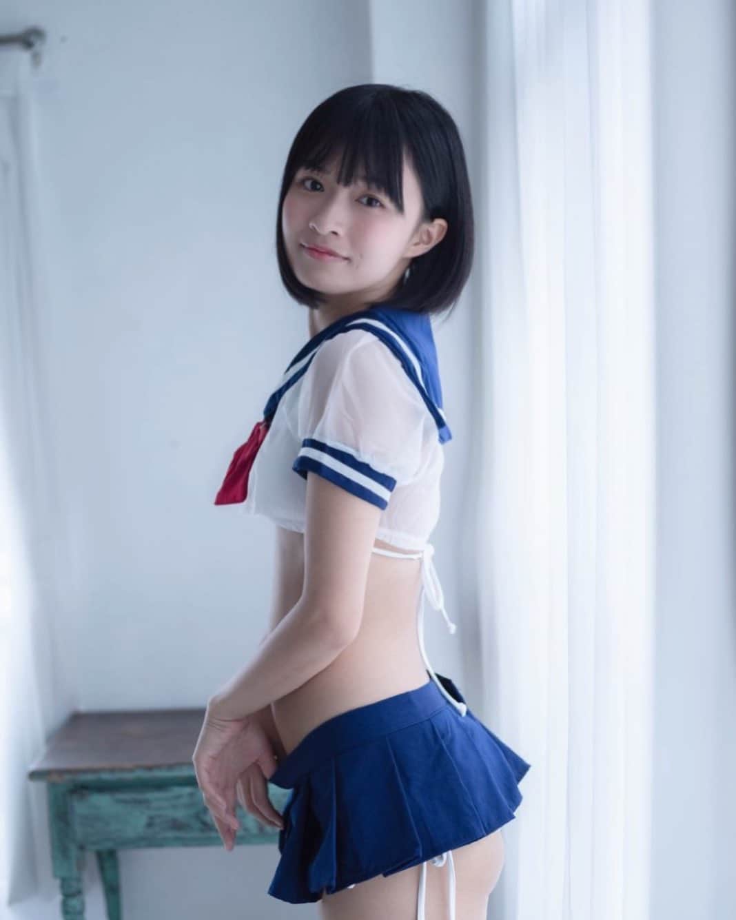 百川晴香さんのインスタグラム写真 - (百川晴香Instagram)「インスタグラビアvol.235👙おはようございます💕 #japanesegirl #cute #followｍe #goodmorning #セーラー服 #制服 #エッチ #笑」12月15日 5時46分 - momokawaharuka