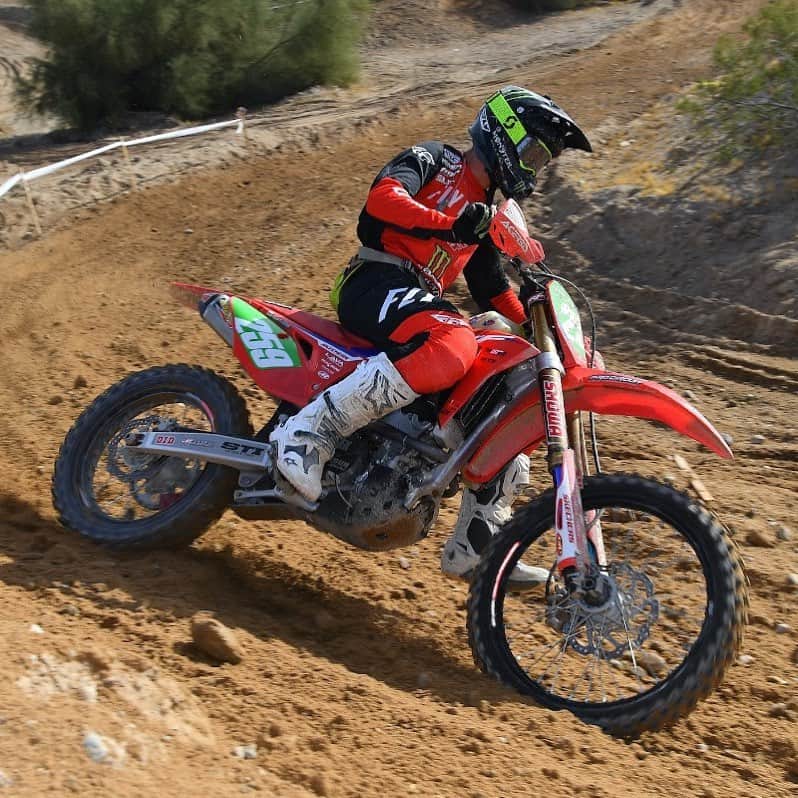 Honda Powersports USさんのインスタグラム写真 - (Honda Powersports USInstagram)「Congratulations to the SLR Honda @slr_honda team, which closed out a challenging but successful 2020 racing season at this weekend's final round of the NGPC series, in Lake Havasu City, Arizona. In the Pro II race, Tallon LaFountaine @tallonlafountaine rode smart to finish as the runner-up aboard his CRF250RX--enough to earn the title. #ridered」12月15日 6時46分 - honda_powersports_us