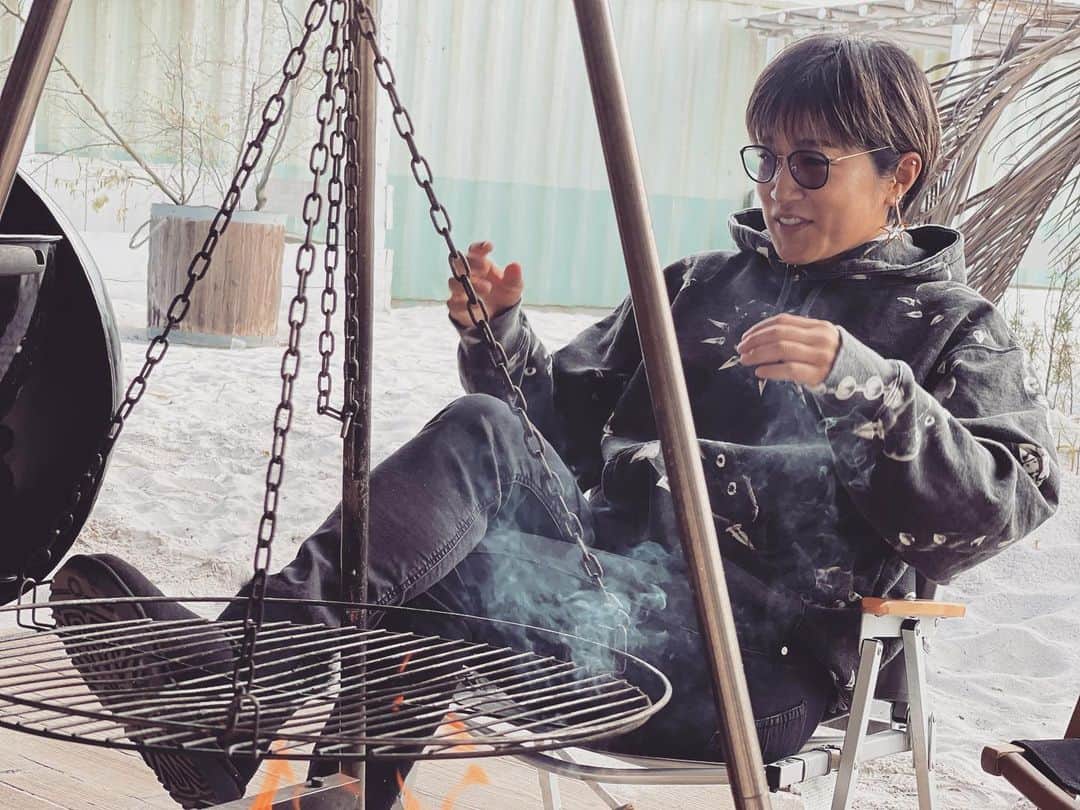 藤本麻子のインスタグラム：「. オレのおふしーずん🧒🏼🤍 #BBQ🍖 うぃず、みっすー オレのくだらん投稿シリーズ第２」
