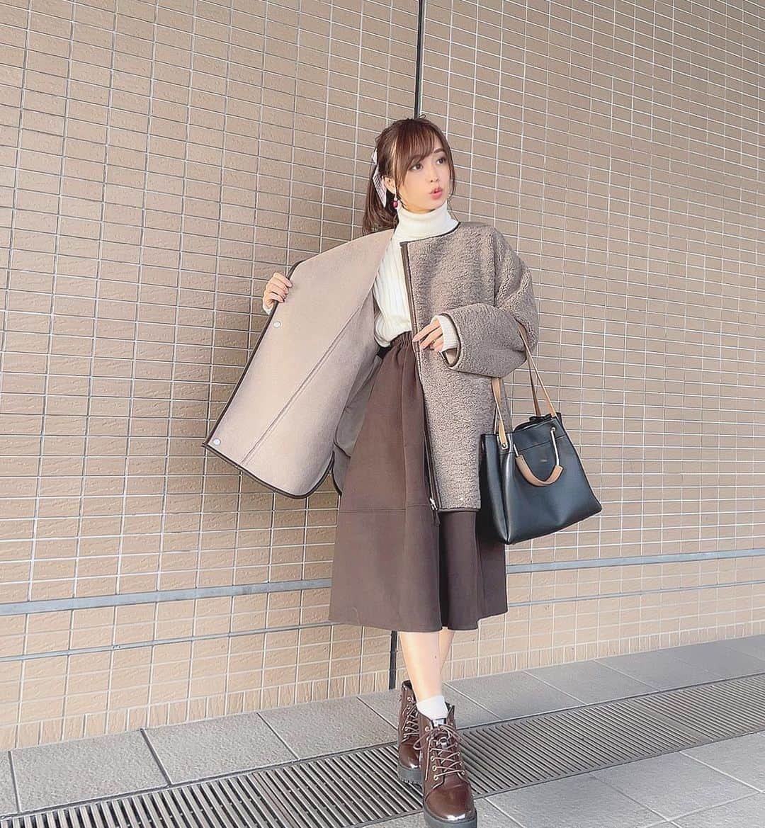 みき みーやんさんのインスタグラム写真 - (みき みーやんInstagram)「ブラウンコーデ????❤ . @lagunamoon_com ボアフェイクムートンリバーシブルコート???????? . ボアとムートンのリバーシブルなってて その日の気分やコーデによって 変えられるからめっちゃ使える❤笑 ... みき みーやんさんのインスタグラム写真 - (みき みーやんInstagram)「ブラウンコーデ????❤ . @lagunamoon_com ボアフェイクムートンリバーシブルコート???????? . ボアとムートンのリバーシブルなってて その日の気分やコーデによって 変えられるからめっちゃ使える❤笑 ...