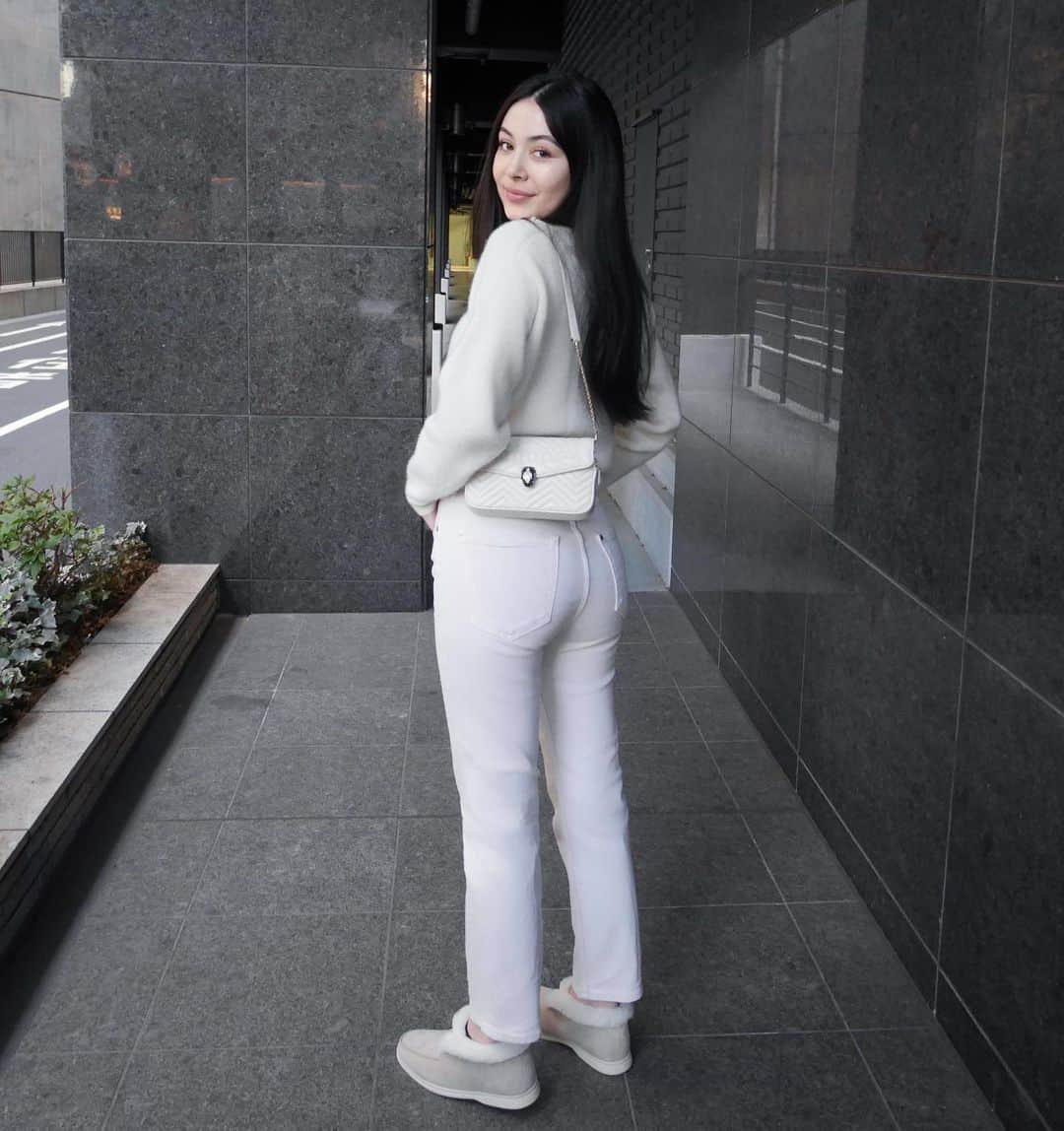 エレナ・アレジ・後藤のインスタグラム：「☁️」
