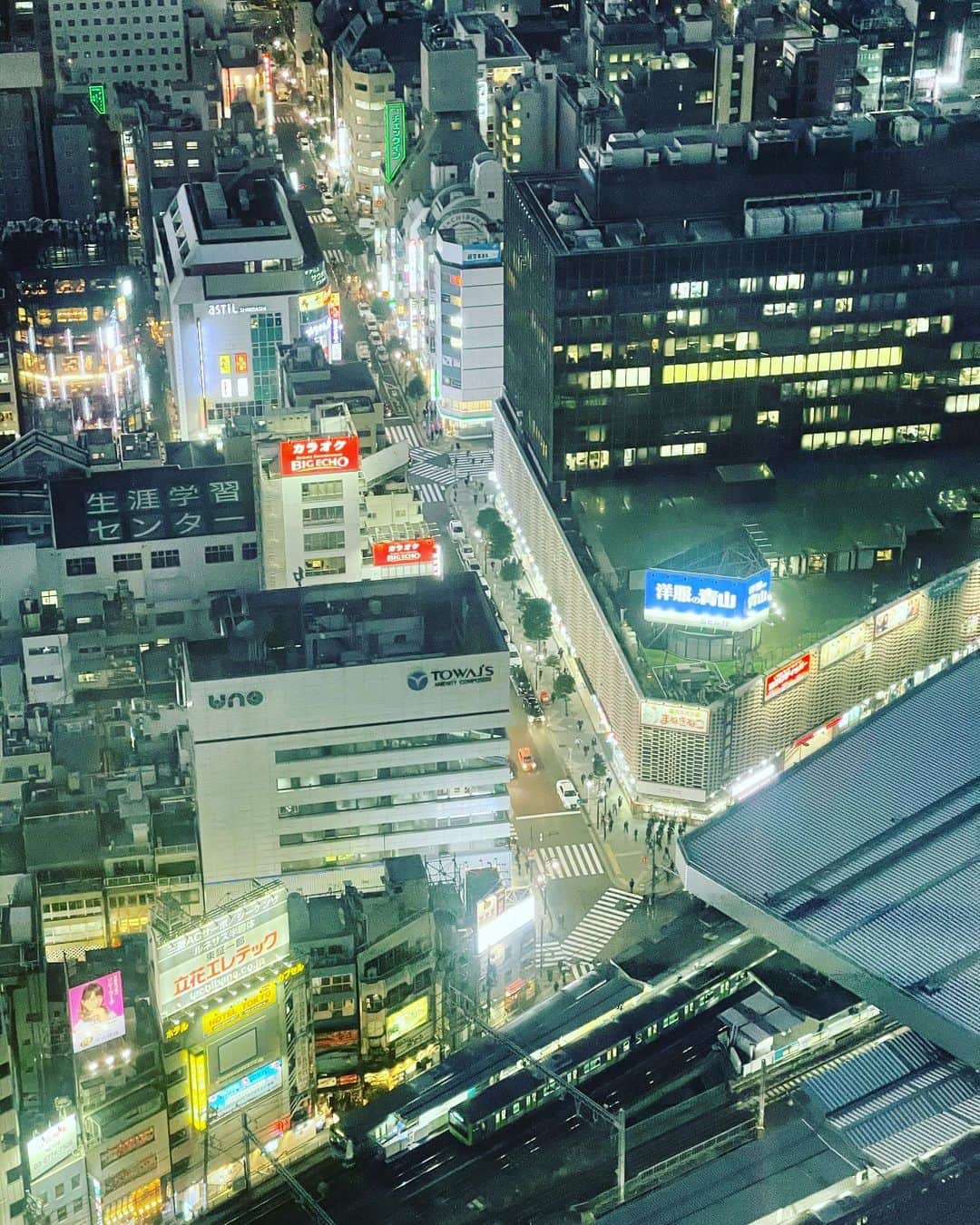 佐藤東弥のインスタグラム：「新橋駅」