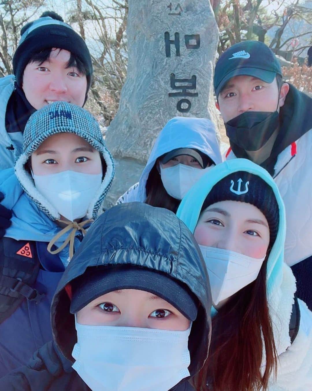 パク・キョルのインスタグラム：「. 두번째 등산🏔」