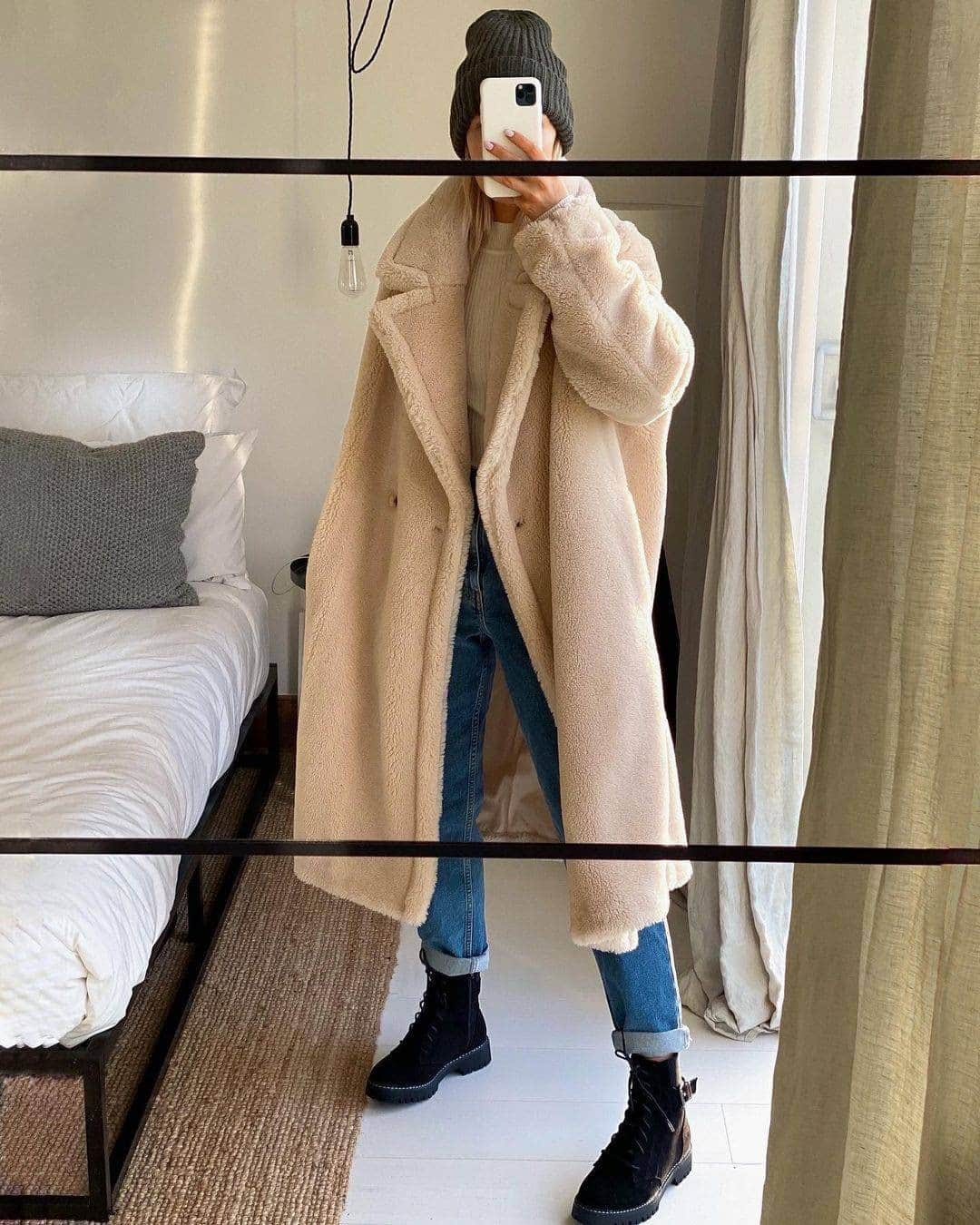 プリマークさんのインスタグラム写真 - (プリマークInstagram)「A toasty coat that feels like a big hug is a winter essential @georginalennon1👌 Coat £30/€40/$40 #Primark #fashion #ootd」12月15日 17時00分 - primark