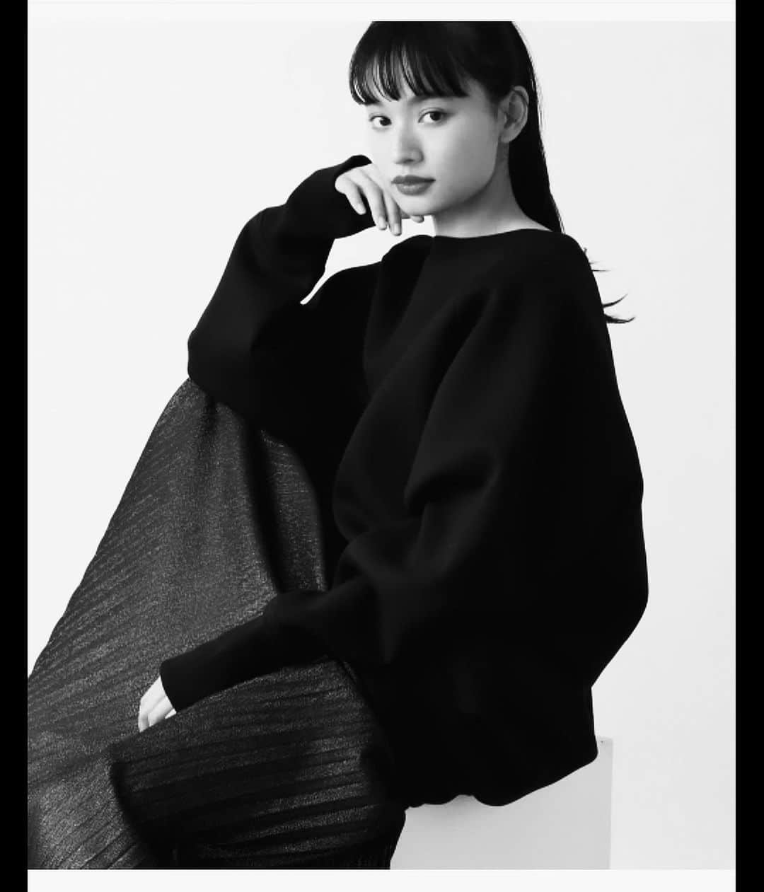 shihori.kathleenのインスタグラム：「🦾🖤💗  @jeanasis_official」