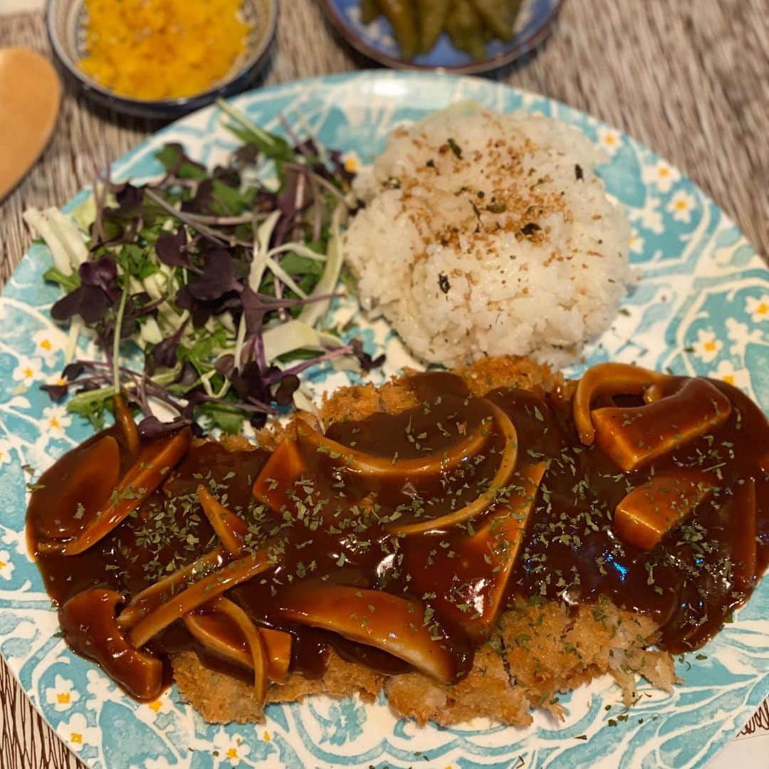 ハン・ジウンさんのインスタグラム写真 - (ハン・ジウンInstagram)「은평구 사는 사람들은 좋겠다💖 일본 가정식 맛집 “미카즈키” 오늘 오픈했대요!!! 코로나시대에 밖에서 외식하기 힘들잖아요 굳이 맛집에 찾아가야만 먹을 수 있는 일본 가정식을 배달의 민족에서 편하게 주문하세요🙌🏻 은평구지역 배달의 민족 검색 - 미카즈키 . @mikazuki.official . #미카즈키 #일본가정식 #배달의민족 #배민맛집 #은평구맛집 #연신내맛집 #맛집 #맛스타그램」12月15日 17時35分 - jieun_han