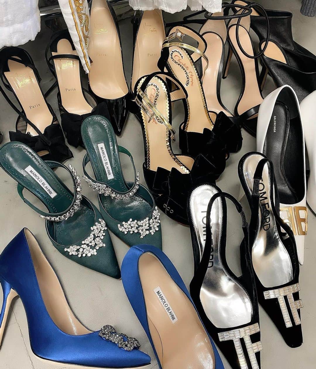 GENKINGさんのインスタグラム写真 - (GENKINGInstagram)「衣装の靴は派手がすき👠❤️  #shoes #manoloblahnik #christianlouboutin #bottegaveneta #balenciaga #tomford #charlotteolympia #gianvitorossi」12月15日 17時37分 - _genking_
