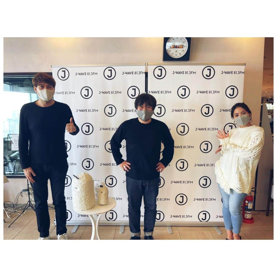 Saschaさんのインスタグラム写真 - (SaschaInstagram)「#曽我部恵一 さんが素敵なスタジオライブを届けてくれました！お昼に気持ちいいサウンドが最高でした！今週と来週の #jwave #stepone813 は毎日特設スタジオライブをお届け！Zoomを使って先着100名映像も観られます！今日は @mayjamileh さんです！12:30からの参加お待ちしてます！」12月15日 8時50分 - sascha348