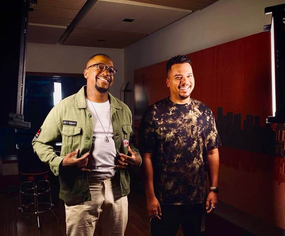 Sorriso Marotoのインスタグラム：「De 2011 até aqui. Você é diferenciado. Temos o prazer de ter sua amizade, fazer parte da sua história e ver o Brasil recebendo todo seu talento, alegria e energia de braços abertos. 🙏🏾🖤  Feliz aniversário, @mumuzinho. Você é luz!」